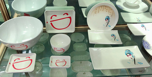 蘇州新藍(lán)科技密胺餐具及密胺餐具展廳展示，歡迎新老客戶前來(lái)選購(gòu)