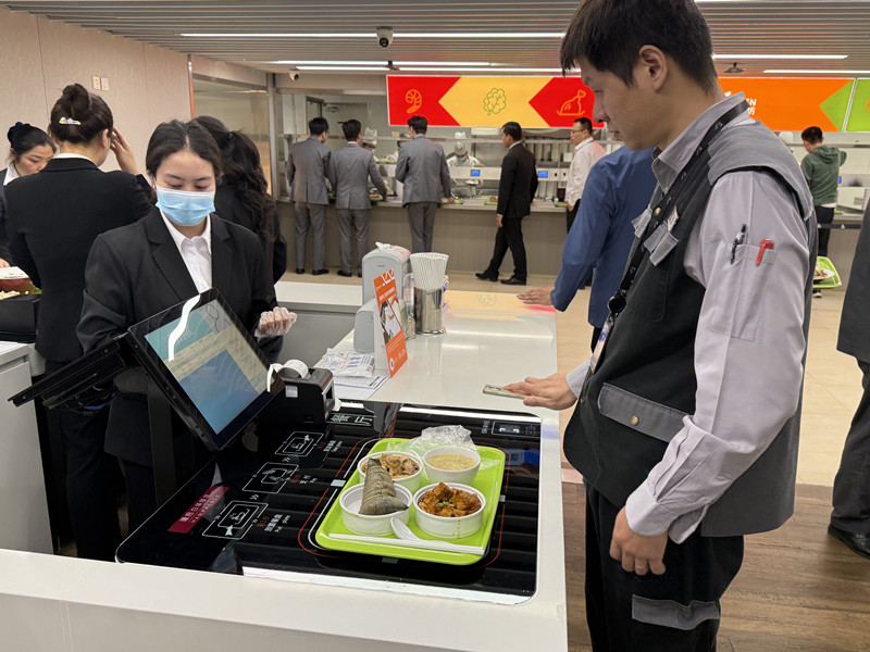 嘉里中心智慧食堂運(yùn)營照片.jpg